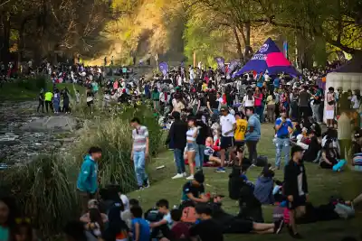 Vuelven los festejos a El Trapiche: 240 policías, buses directos y una prohibición que enciende la polémica