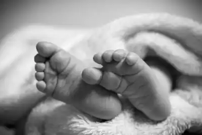 La bebé murió en brazos de los médicos y ahora la Justicia busca una respuesta