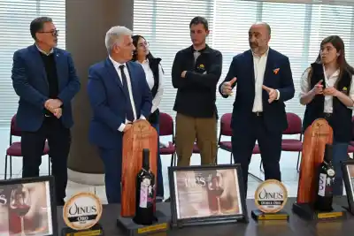 Sol Puntano volvió de Mendoza con cuatro premios y ahora Poggi recibió a los responsables