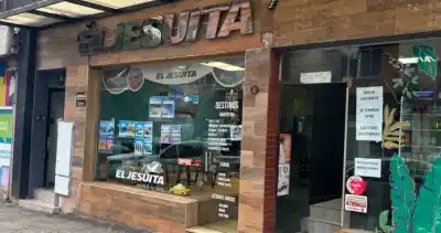 El micro paraguayo retenido en Posadas escondía algo detrás de su ploteo