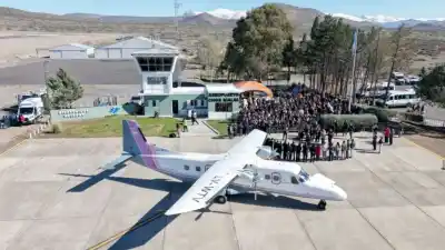 El vuelo que el norte neuquino esperó 14 años ya despegó: cuánto cuesta y cada cuánto sale