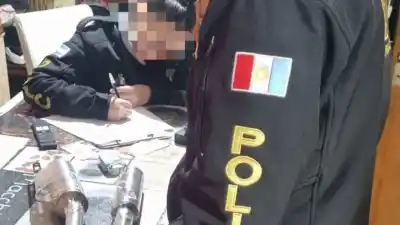 Organizaba las "hordas" de motos en Villa María: lo que encontró la policía en su casa