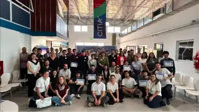 El hackatón de IA en General Pico que desafió a los equipos con una "carta sorpresa"