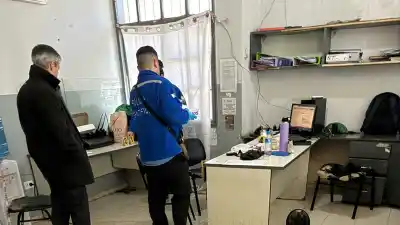 La bala que la policía recibió en la comisaría sigue dando vueltas: el dato que nadie confirma