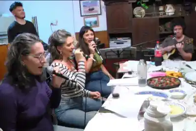 Samba Na Esquina cumple 20 años y estrena un formato que los acerca al público
