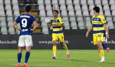 El Rulo Romero se dio el gusto en Italia: el gol que ya festeja Corrientes