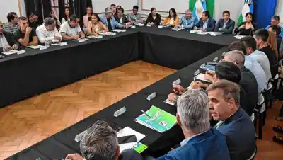 Los intendentes recibieron los convenios de coparticipación, pero hay una cláusula que les prohíbe usar los fondos para lo que más necesitan