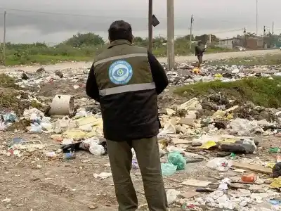 Multas de hasta $400.000 y vecinos con la cámara en mano: el plan que vacía los basurales de Formosa