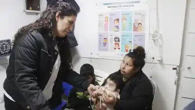 El Hospital Móvil se instaló en una plaza de barrio Echeverría: qué servicios ofrece y hasta cuándo