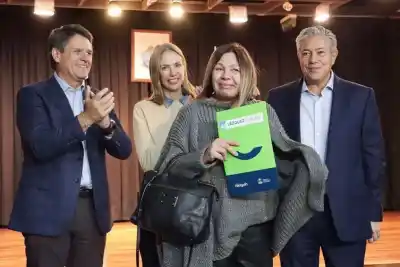 Esperaron hasta 30 años por sus escrituras: 600 familias de Neuquén ya tienen novedades