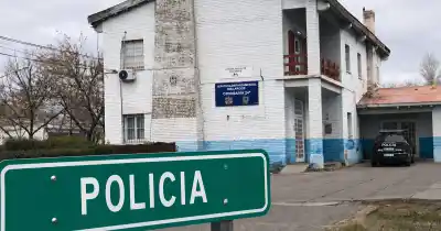 Entró a un local, la policía lo sacó y lo que hizo después terminó con cuatro causas