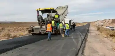 Figueroa juega fuerte en Vaca Muerta: el aporte millonario que cambia el futuro de las rutas