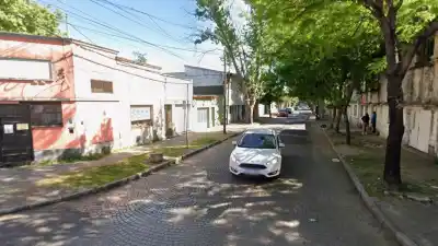 Iba al kiosco de la esquina y volvió con un balazo en la pierna: el dato que complica a los ladrones
