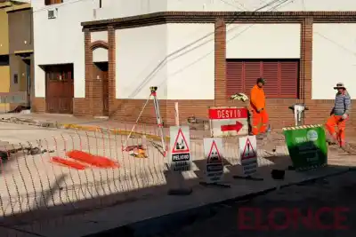 Cortaron calle Córdoba en pleno centro: lo que apareció bajo el pavimento