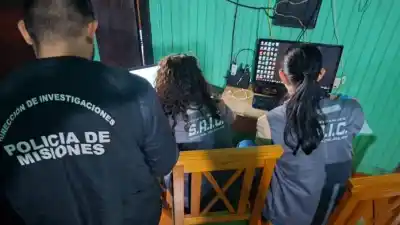 Allanaron a un conductor de Uber y DiDi en Posadas: lo que encontraron en sus dispositivos