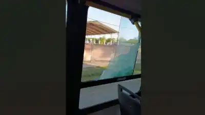 Piedrazo al colectivo en Namqom: lo que dijo el funcionario que venía celebrando la vuelta del servicio