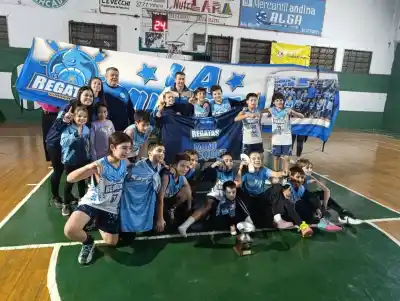 Dos clubes se repartieron la gloria del básquet formativo: mirá quiénes fueron los campeones