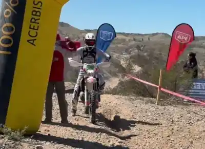 Bariloche arrasó en el Enduro APE: tres triunfos y una lluvia de podios en Cinco Saltos