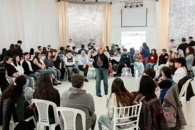 Estudiantes de 53 escuelas se juntaron en Zapala y lo que pidieron dejó en silencio a las autoridades