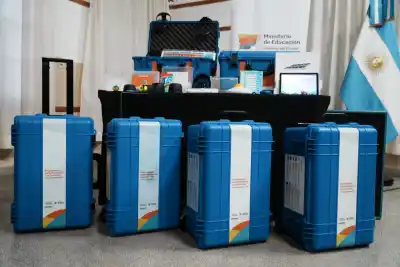 Diez escuelas de Chubut ya usan las Valijas Inclusivas: qué hay adentro