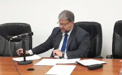 La encargada de las tarjetas de un hogar de Neuquén: 18 transferencias que nadie autorizó
