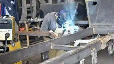 En Jujuy los talleres metalúrgicos trabajan a media máquina y los sueldos ya llegan tarde