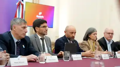 Santa Fe ya tiene sus dos nombres para la hidrovía: quiénes son y qué poder busca