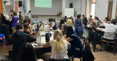 Rosario lleva a las aulas un código de convivencia hecho por y para los chicos: así funciona “Codi”