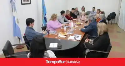 Jubilados de Santa Cruz ahora pagan menos: hasta 50% de descuento en más de 50 comercios