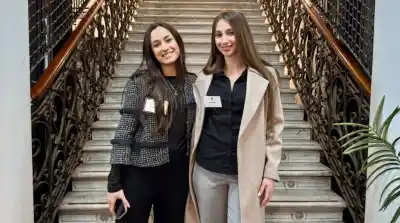Una misionera creó una pulsera que no predice las crisis, pero hace algo que cambia todo de noche