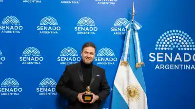 Un sanjuanino recibió un premio en el Congreso y contó qué se le vino a la cabeza