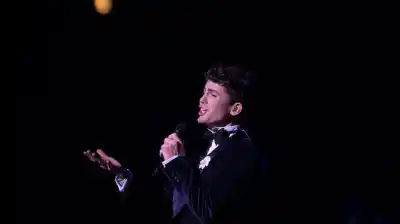 El secreto del joven tenor que agotó el Teatro Avenida y ahora tiene un desafío inesperado