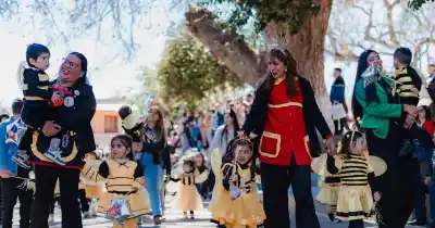Pomán sopló 393 velitas y estrenó una obra que cambiará la vida de un barrio