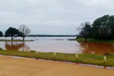 El río que no para de subir: seis localidades correntinas en alerta