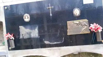 Entraron al cementerio de Rodeo y se llevaron algo que no esperaban