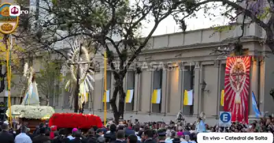 La parada inesperada de los Santos Patronos que emocionó a todo un hospital