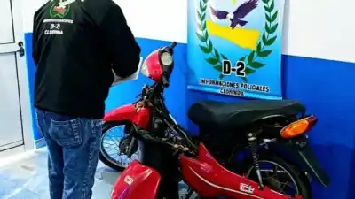 Tres motos, dos detenidos y un mordisco: el operativo que sacudió la noche de Clorinda