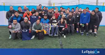 Lo que hicieron 140 exjugadores en la Cancha de Vial por un DT que los marcó para siempre