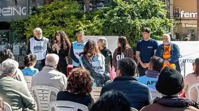 Clases en plena peatonal, becas congeladas y una marcha que se cocina para octubre