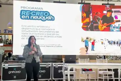 120 estudiantes neuquinos se sentaron frente a las autoridades y pusieron sobre la mesa lo que nadie esperaba