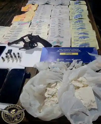 Detuvieron a un narco en Santa Rosa y al revisar su casa apareció un arma que complica todo