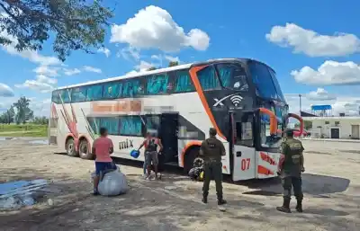 Simoca: El “tour de compras” que terminó con 51 kilos de marihuana en el pasillo del colectivo