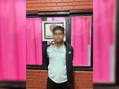 Lo pararon por la calle en El Alcázar y lo que salió al chequear sus datos cambió todo