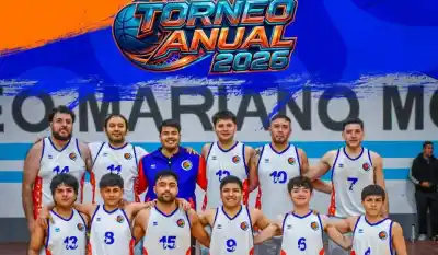 El "Divino" sorprendió de visitante y se llevó un partido infartante en el Russo