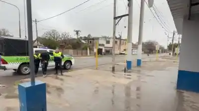 Discutieron, él fue a buscar una botella de alcohol y la casa terminó en llamas: lo que pasó después con la joven de 24 años