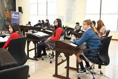 Tigre: 20 escuelas debatieron en el Concejo y eligieron a quién los representará