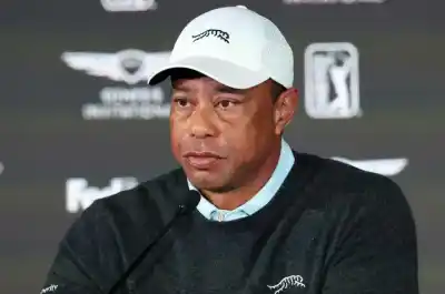 El golfista Tiger Woods fue arrestado tras un nuevo accidente: su vehículo terminó volcado