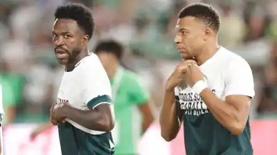 El gesto de Vinicius y Mbappé que desató un escándalo político en España