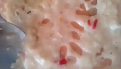 El video que encendió a los padres en una escuela de Las Breñas: "Ayer tenía un gusano en la comida"
