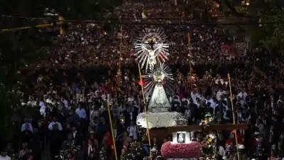 Salta se paralizó: la multitud que sorprendió en la procesión del Milagro